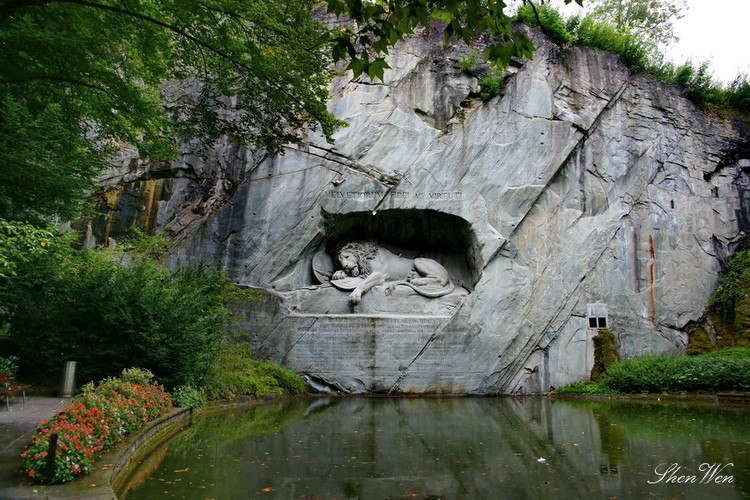 世界上最傷感、最感人的石雕—盧森之獅【原創(chuàng)】 - 晚霞映天 - 晚霞映天的博客